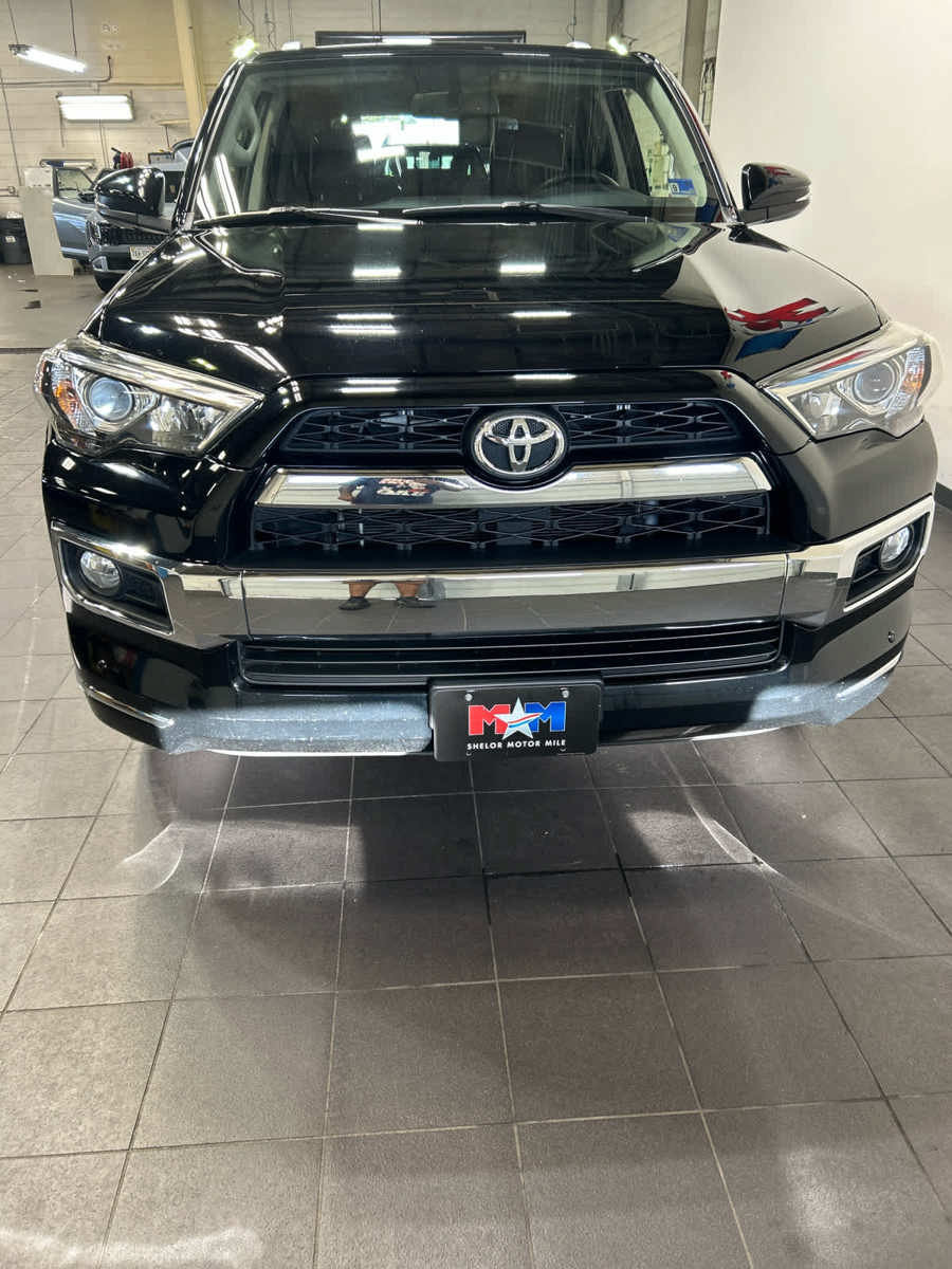 Used 2018 Toyota 4Runner Limited AWD/4WD image 3