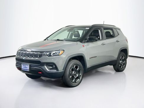 Used 2022 Jeep Compass Trailhawk w/ Sun and Sound Group AWD/4WD image 1