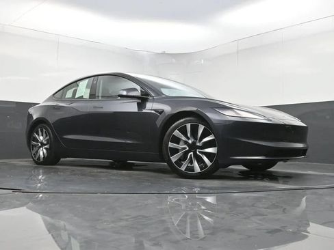 Used 2024 Tesla Model 3 Long Range RWD image 4
