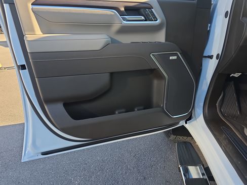 New 2026 GMC Sierra 2500 SLT w/ SLT Convenience Package image 15