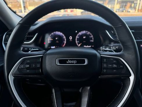 Certified 2022 Jeep Grand Cherokee Limited image 25