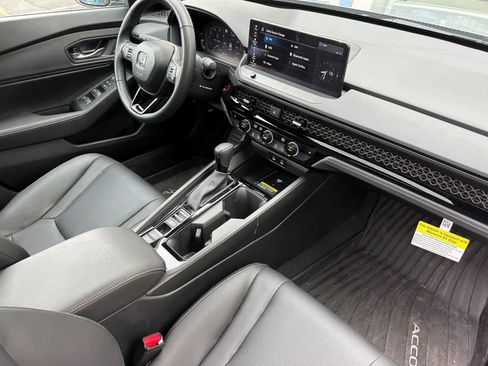 Used 2025 Honda Accord Sport image 17