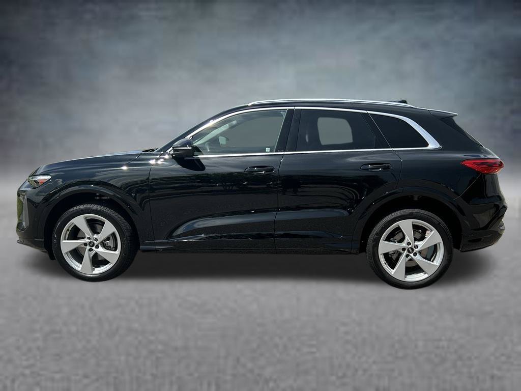Certified 2025 Audi Q5 Premium Plus AWD/4WD image 2