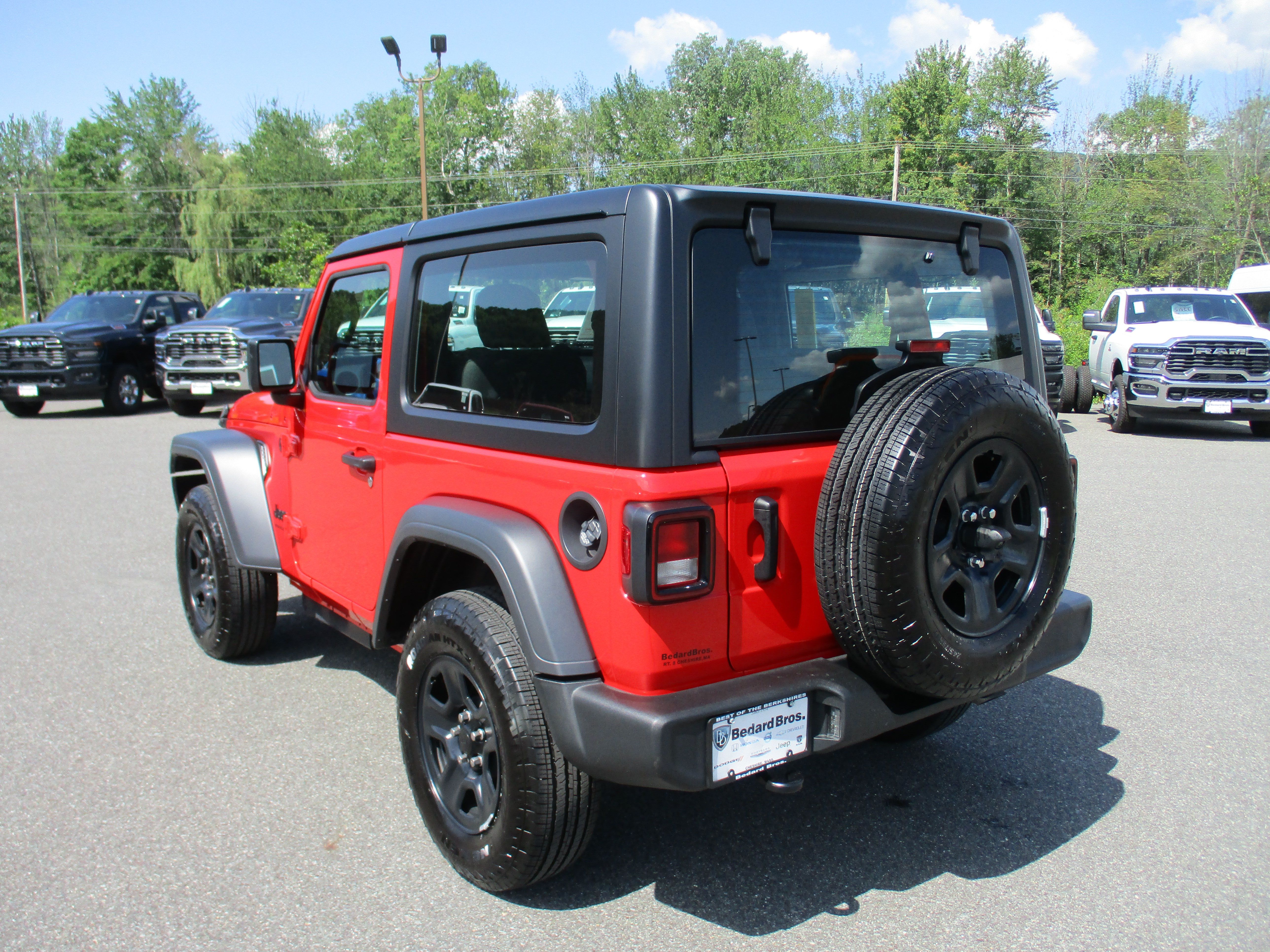 Used 2026 Jeep Wrangler Sport AWD/4WD image 7