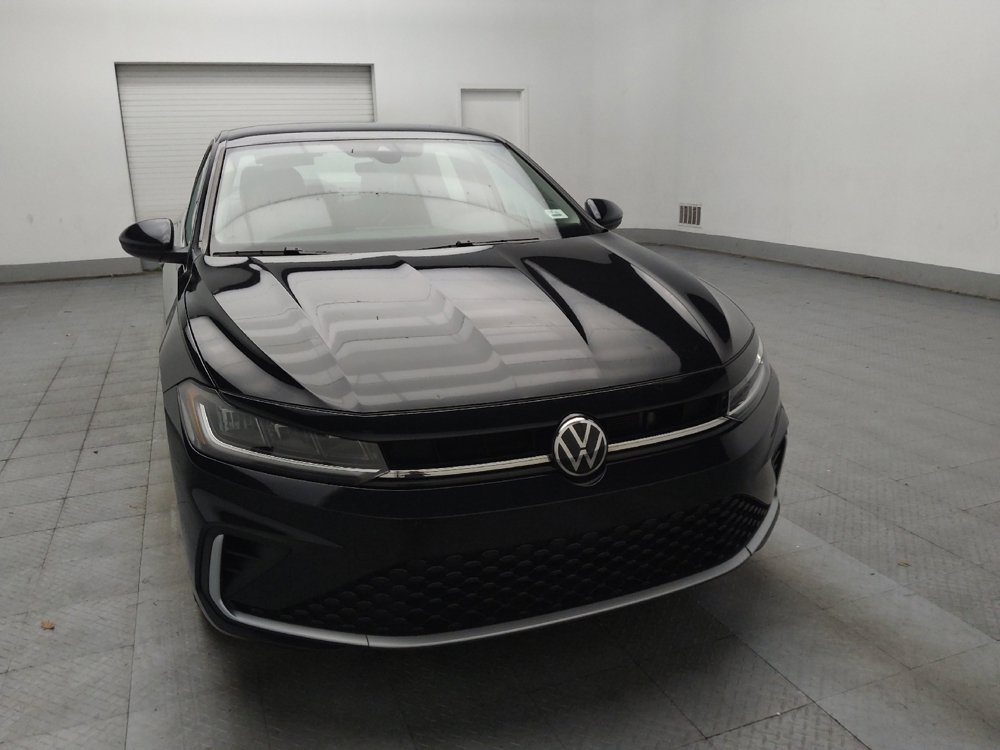 Used 2025 Volkswagen Jetta SE FWD image 14