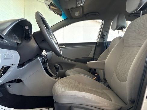 Used 2017 Hyundai Accent SE FWD image 4