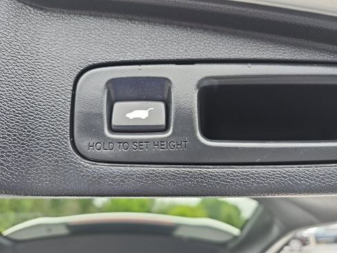 Used 2021 Honda CR-V Touring image 17