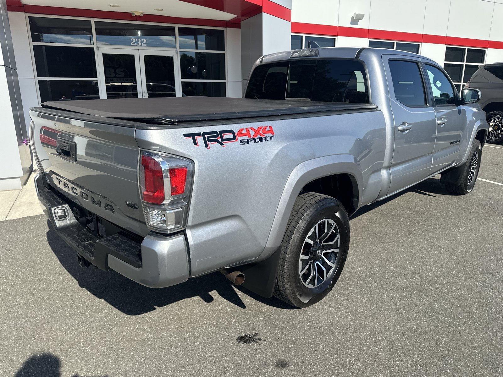 Used 2021 Toyota Tacoma TRD Sport AWD/4WD image 8
