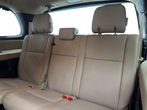 Used 2015 Toyota Sequoia Limited image 40