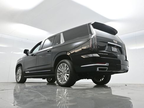 Used 2025 Cadillac Escalade ESV Premium Luxury image 86