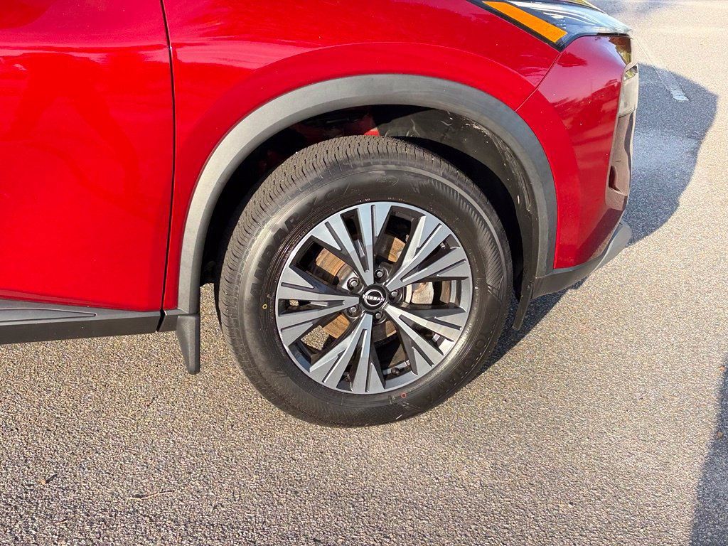 Certified 2023 Nissan Rogue SV AWD/4WD image 8