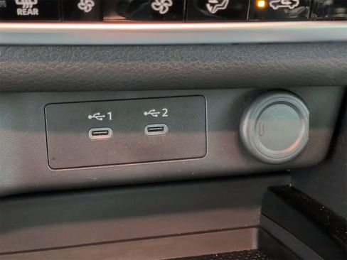 Used 2025 Nissan Rogue SV image 31