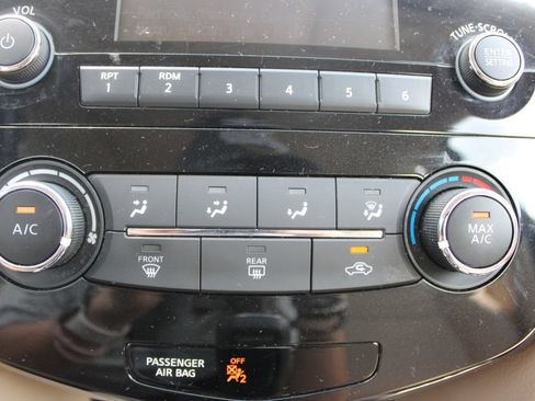 Used 2017 Nissan Rogue S FWD image 30