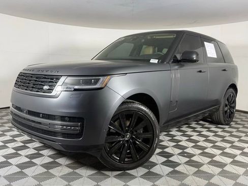 Used 2025 Land Rover Range Rover SE image 1