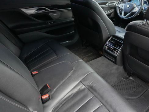 Used 2019 BMW 740i 740i w/ M Sport Package image 36