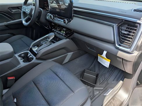 New 2026 GMC Canyon Elevation w/ Convenience Package image 23