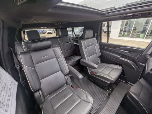 Used 2021 Cadillac Escalade ESV Premium Luxury w/ Driver Assist Tech Package image 19