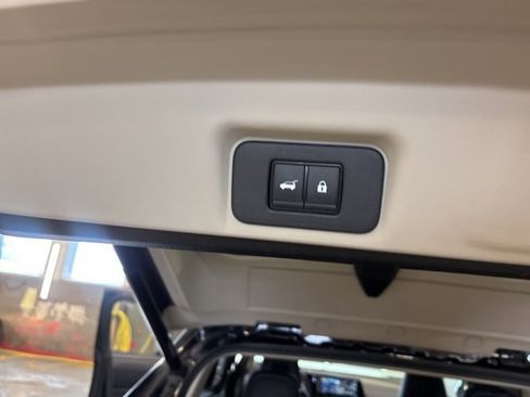 Certified 2025 Nissan Ariya AWD image 12