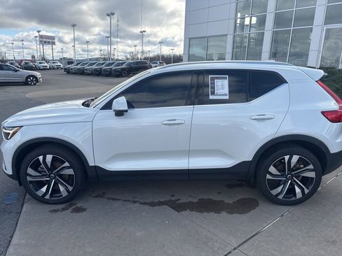 Certified 2023 Volvo XC40 B5 Plus w/ Protection Package Premier image 9