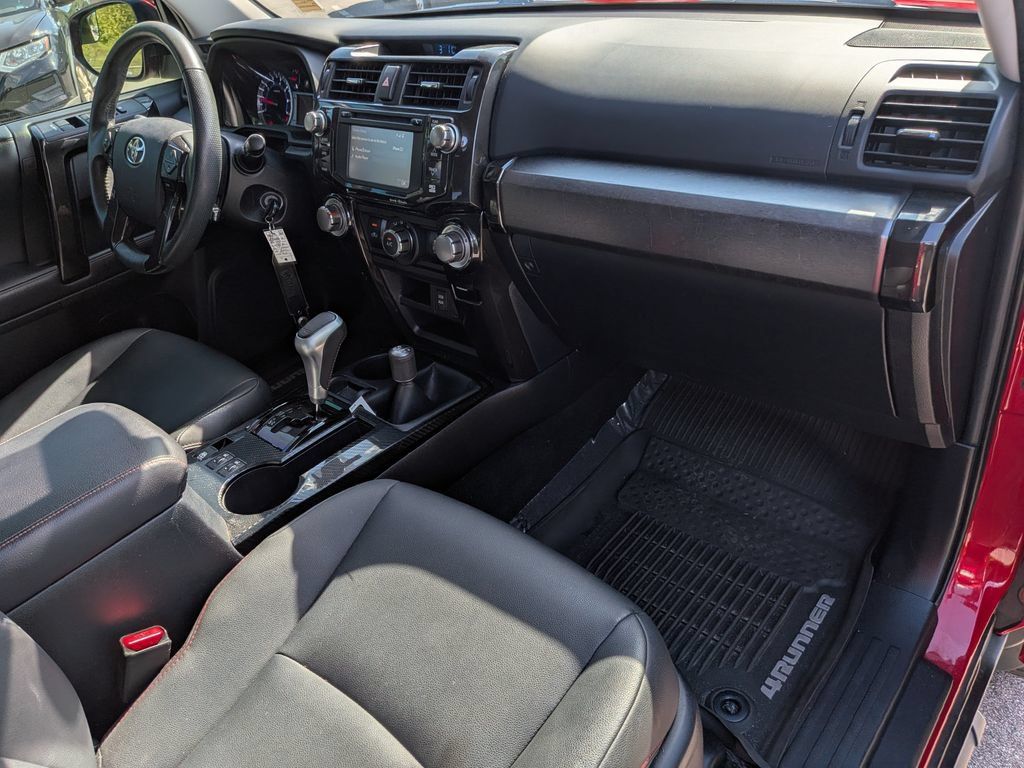 Used 2019 Toyota 4Runner TRD Off-Road Premium AWD/4WD image 27