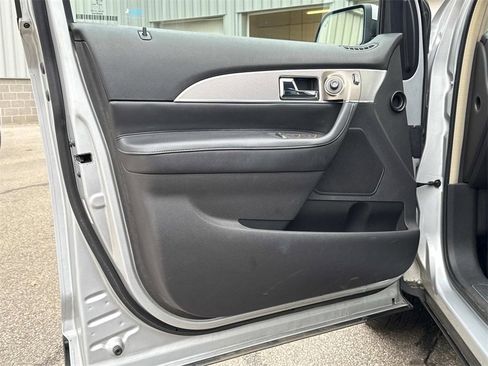 Used 2015 Lincoln MKX AWD w/ Equipment Group 102A image 17