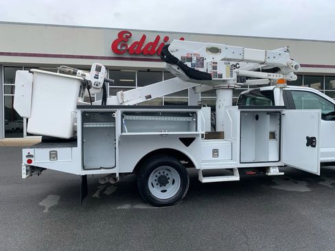 Used 2017 Ford F550 4x4 Regular Cab Super Duty image 25