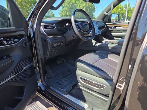 Used 2022 Jeep Grand Wagoneer Series II AWD/4WD image 10
