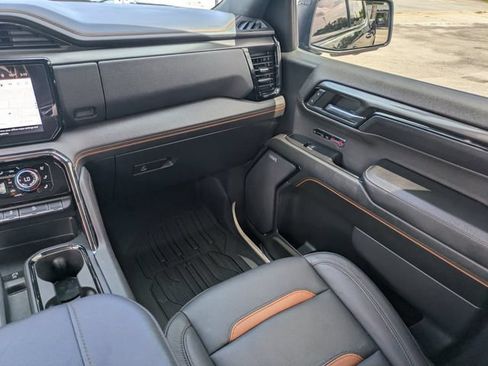 Used 2024 GMC Sierra 1500 AT4 w/ Technology Package AWD/4WD image 17