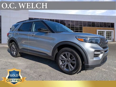 Certified 2022 Ford Explorer XLT w/ Equipment Group 202A image 1