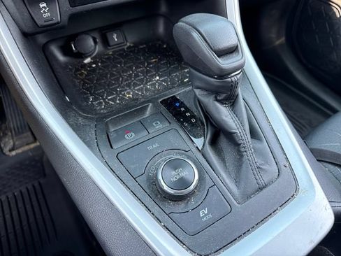 Certified 2022 Toyota RAV4 XLE AWD/4WD image 29