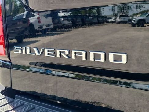 Used 2025 Chevrolet Silverado 2500 LTZ w/ LTZ Premium Package AWD/4WD image 30