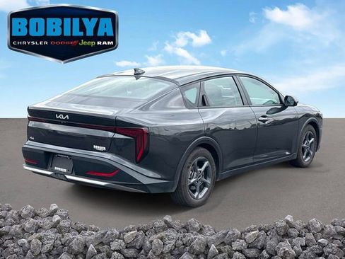 Used 2025 Kia K4 FWD image 3