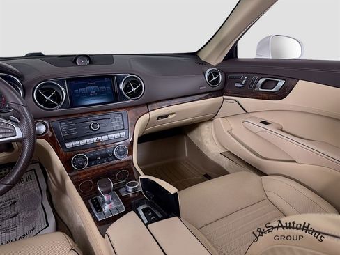 Used 2020 Mercedes-Benz SL 550 image 27