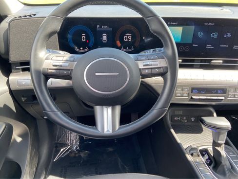 Used 2025 Hyundai Kona SEL AWD/4WD image 17