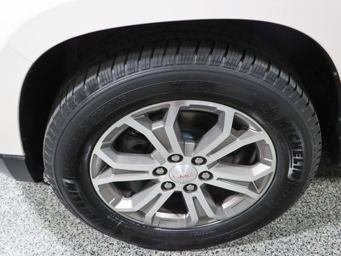Used 2015 GMC Acadia SLT FWD image 11