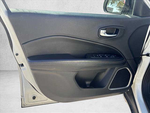 Used 2021 Jeep Compass Latitude FWD image 11