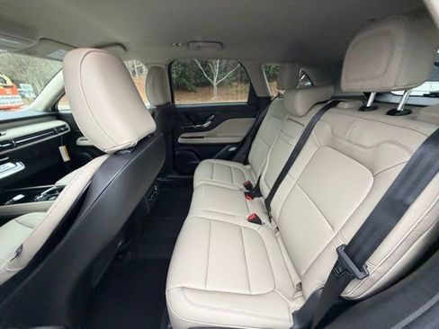 New 2026 Lincoln Corsair Premiere image 12