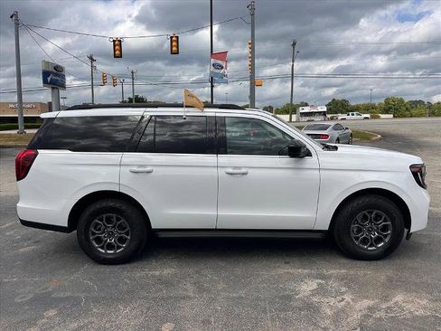Certified 2025 Ford Expedition Active RWD image 2