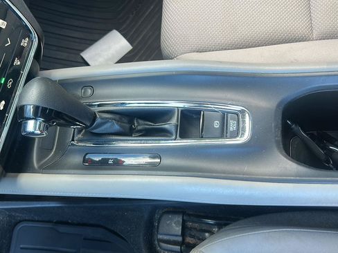 Used 2017 Honda HR-V EX image 14