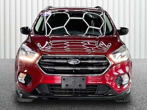 Used 2017 Ford Escape SE w/ SE Sport Appearance Package FWD image 2
