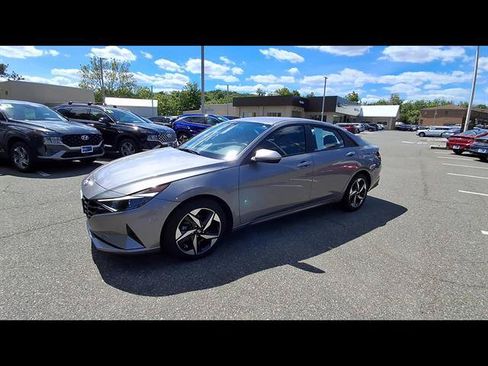 Certified 2023 Hyundai Elantra SEL w/ Convenience Package FWD image 4
