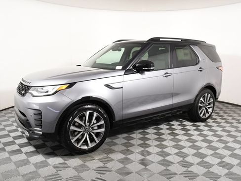 Used 2026 Land Rover Discovery Dynamic SE AWD/4WD image 2