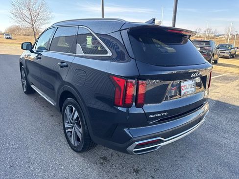 Used 2023 Kia Sorento EX AWD/4WD image 6