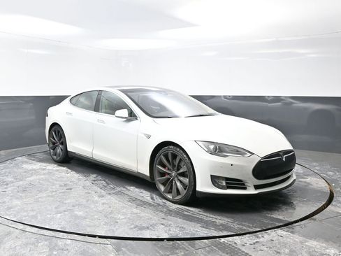 Used 2015 Tesla Model S P85D image 4