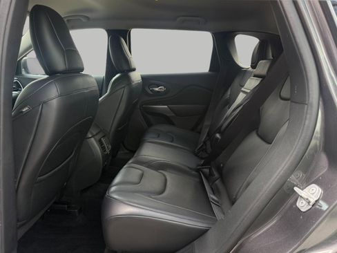 Used 2019 Jeep Cherokee Limited AWD/4WD image 26