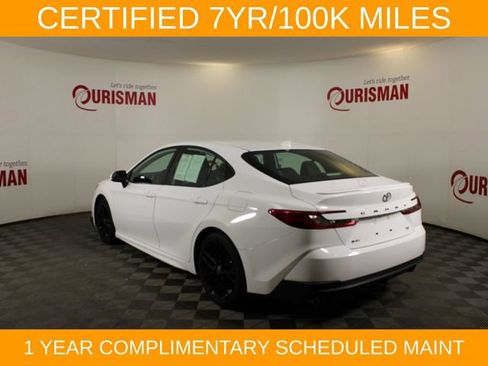 Used 2025 Toyota Camry SE FWD image 5