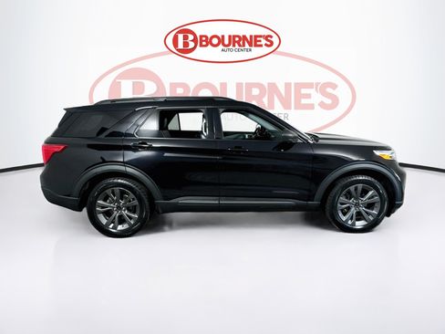Used 2021 Ford Explorer XLT w/ Equipment Group 202A AWD/4WD image 12