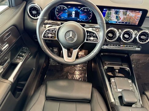 Used 2022 Mercedes-Benz GLB 250 4MATIC image 21