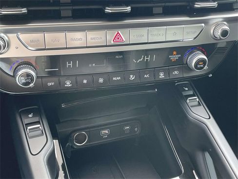 New 2025 Kia Telluride S image 39