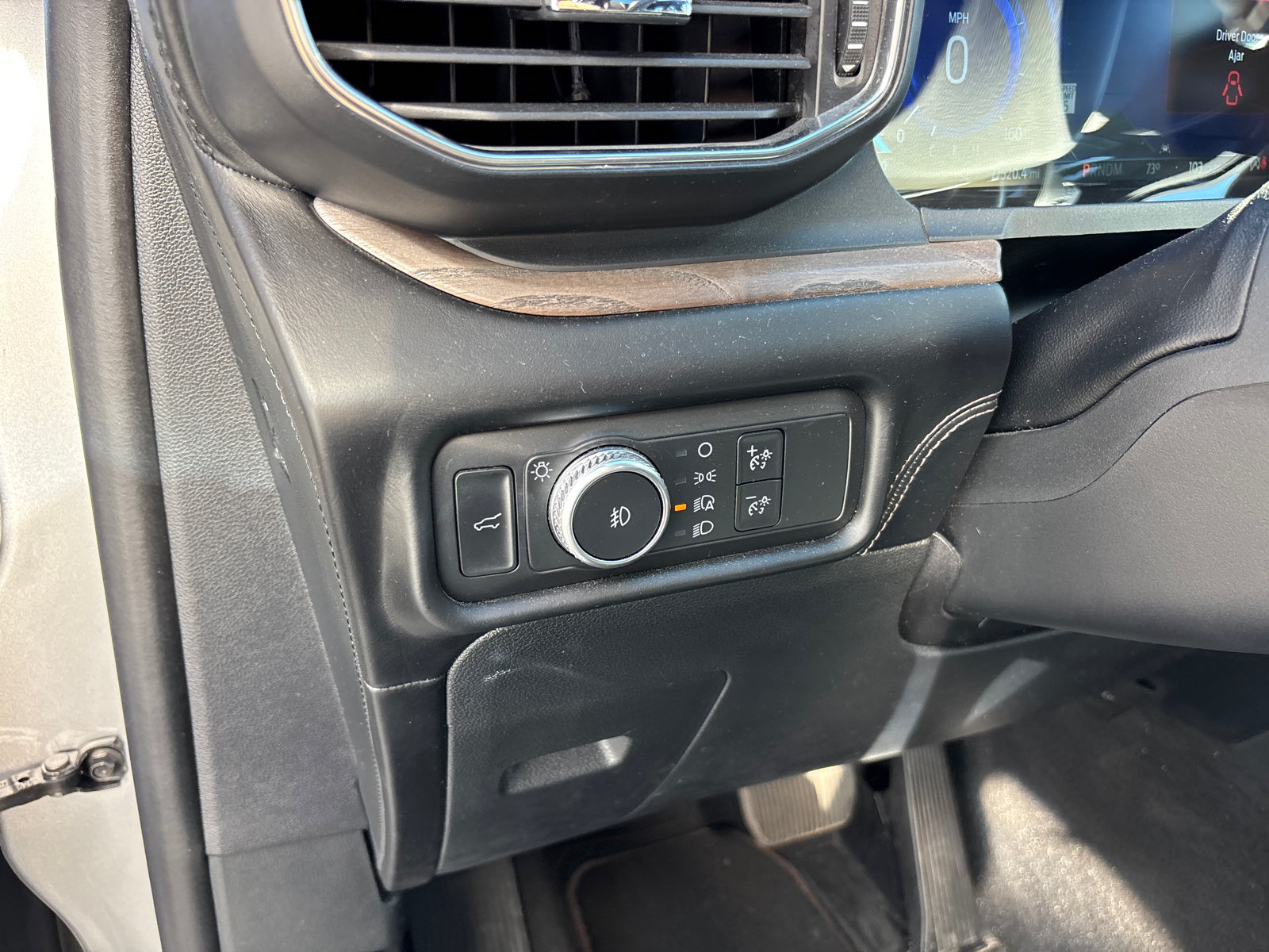Used 2020 Ford Explorer Platinum w/ Premium Technology Package AWD/4WD image 13